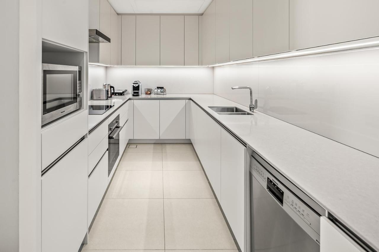 Luxurious 2 Bed Sea View Apt In Address Jbr With Private Access *